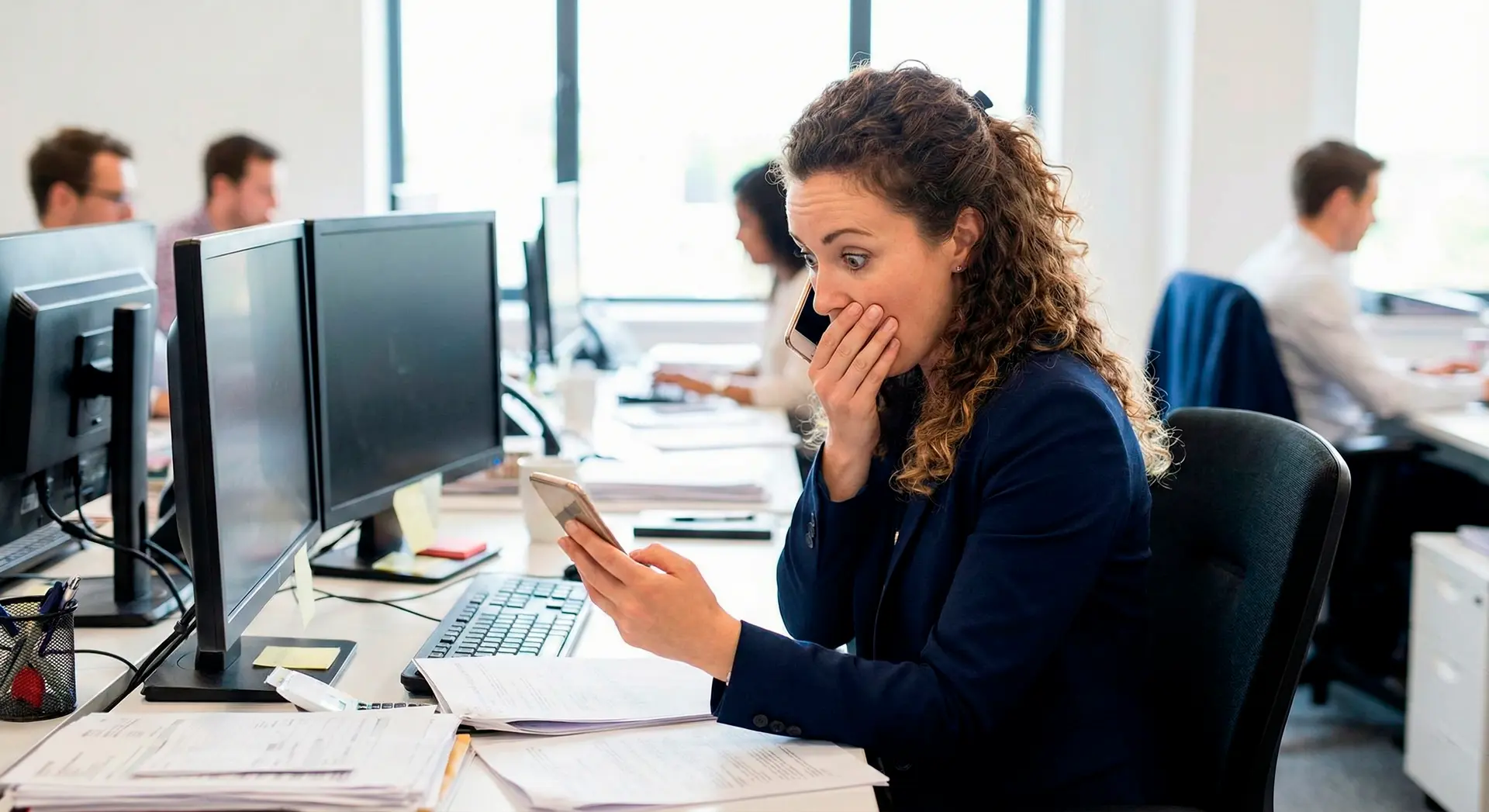 Es legal que las agencias de recobro llamen a mi trabajo